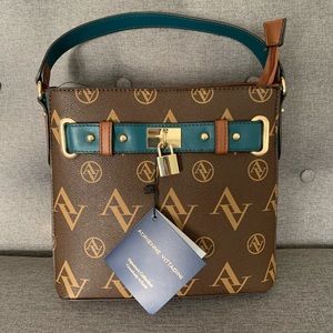 New Adrienne Vittadini Signature Crossbody w/ Lock